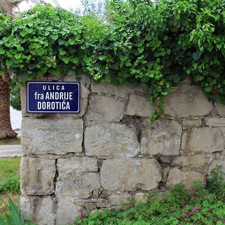 Apartman Vrsalović Sumartin Bagian luar foto