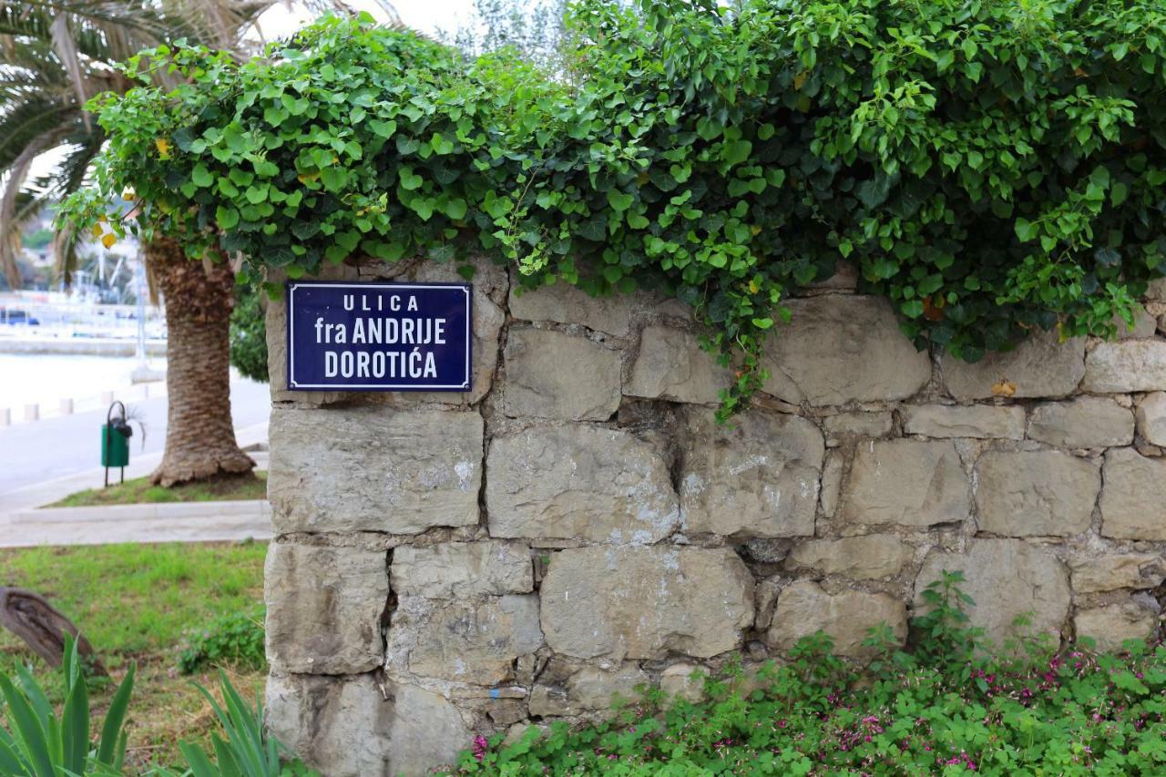 Apartman Vrsalović Sumartin Bagian luar foto