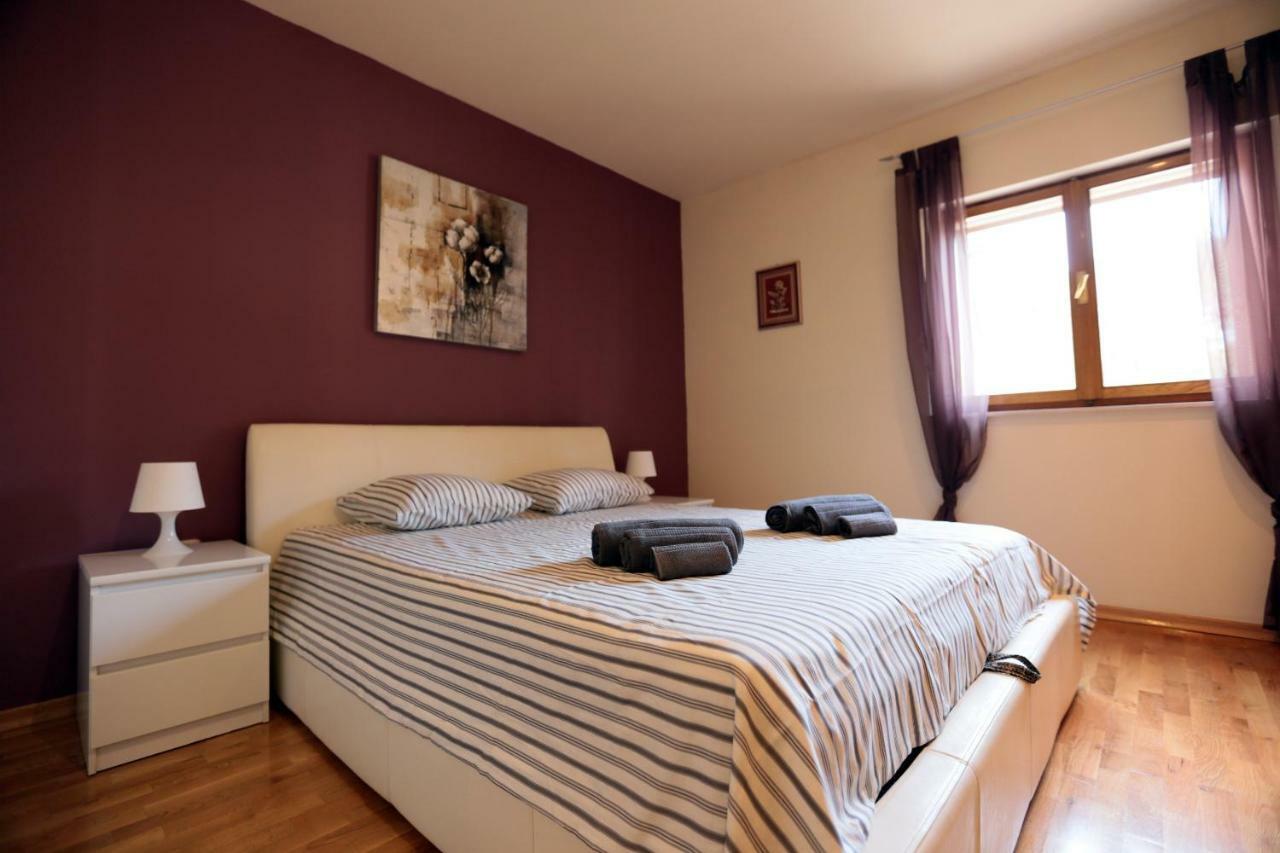 Apartman Vrsalović Sumartin Bagian luar foto