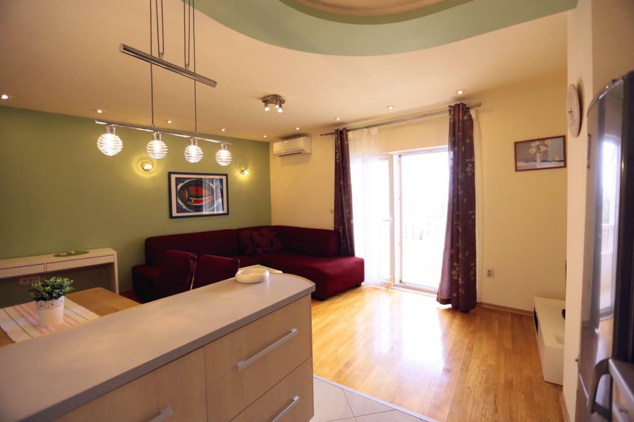 Apartman Vrsalović Sumartin Bagian luar foto