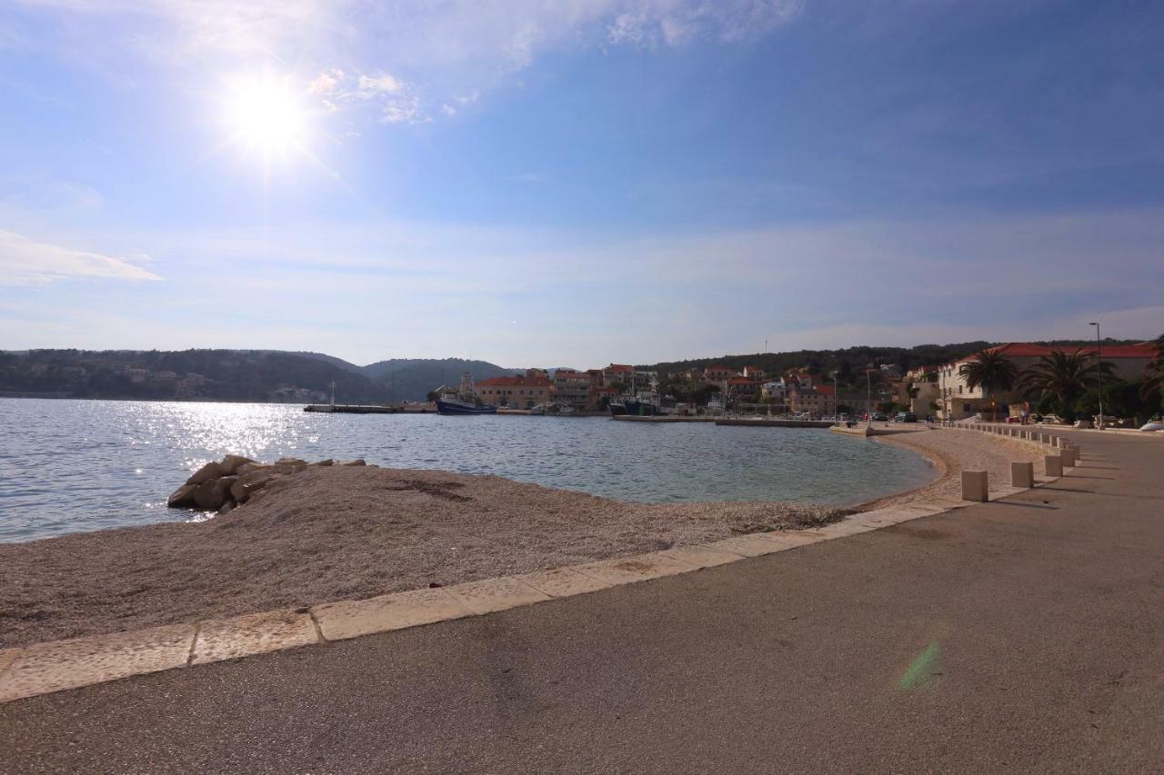 Apartman Vrsalović Sumartin Bagian luar foto